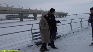 Куколд Петя втюхал телку фотографу на еблю, а сам посмотрел на зрелище